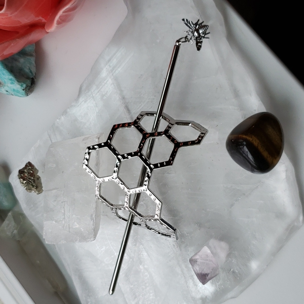 Honeycomb and bee hair clip and stick - Picture 6 of 13